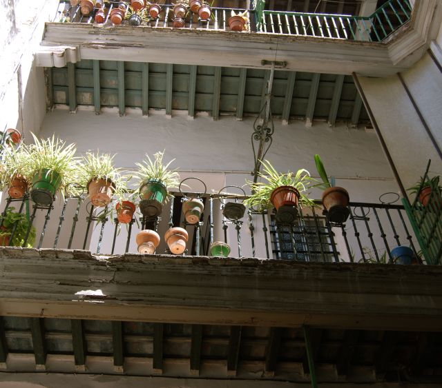 Cadiz balcony pots