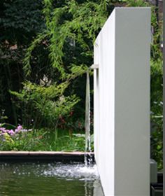 freestanding wall with water chute